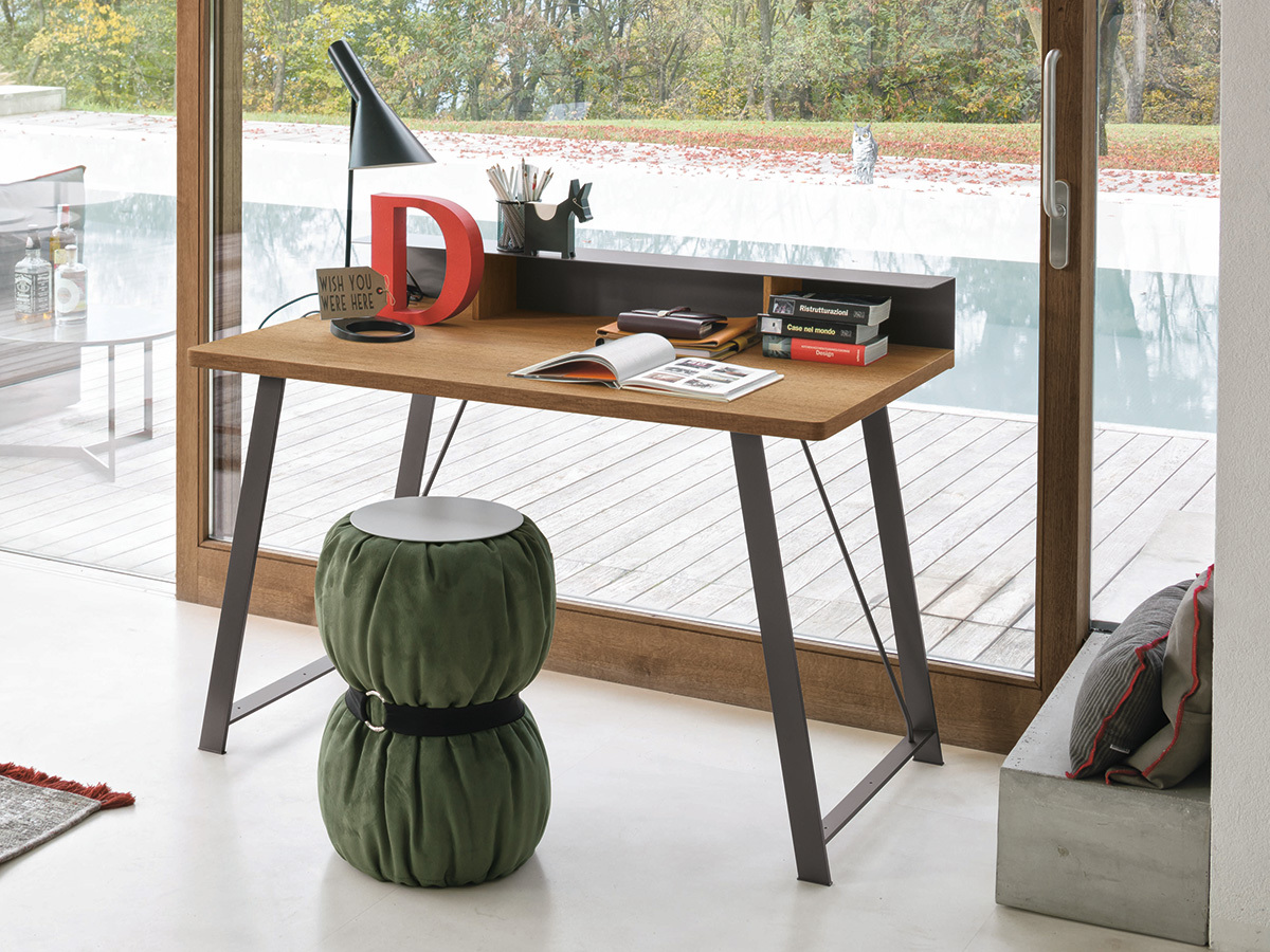 Bureau écritoire avec casiers